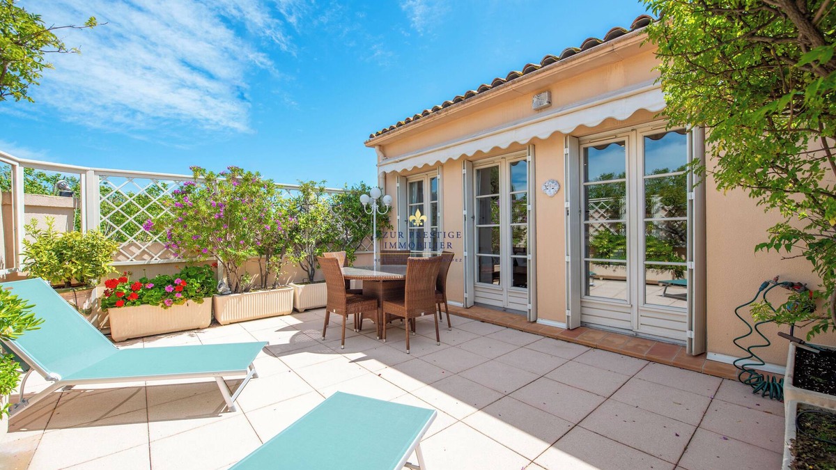 Saint-Tropez City Centre Apartment | Saint-Tropez, Place des Lices