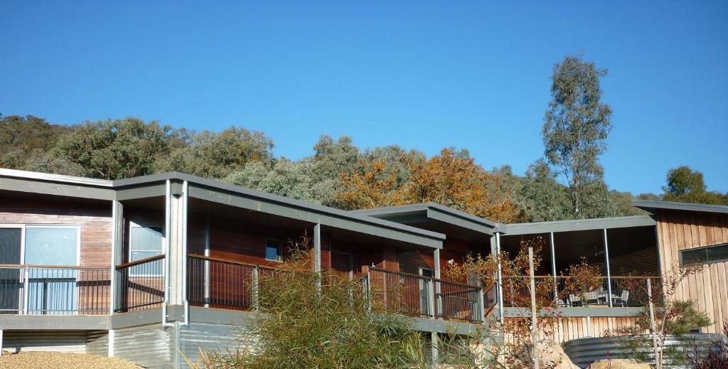 Myrtleford House | Saje's House & Pod