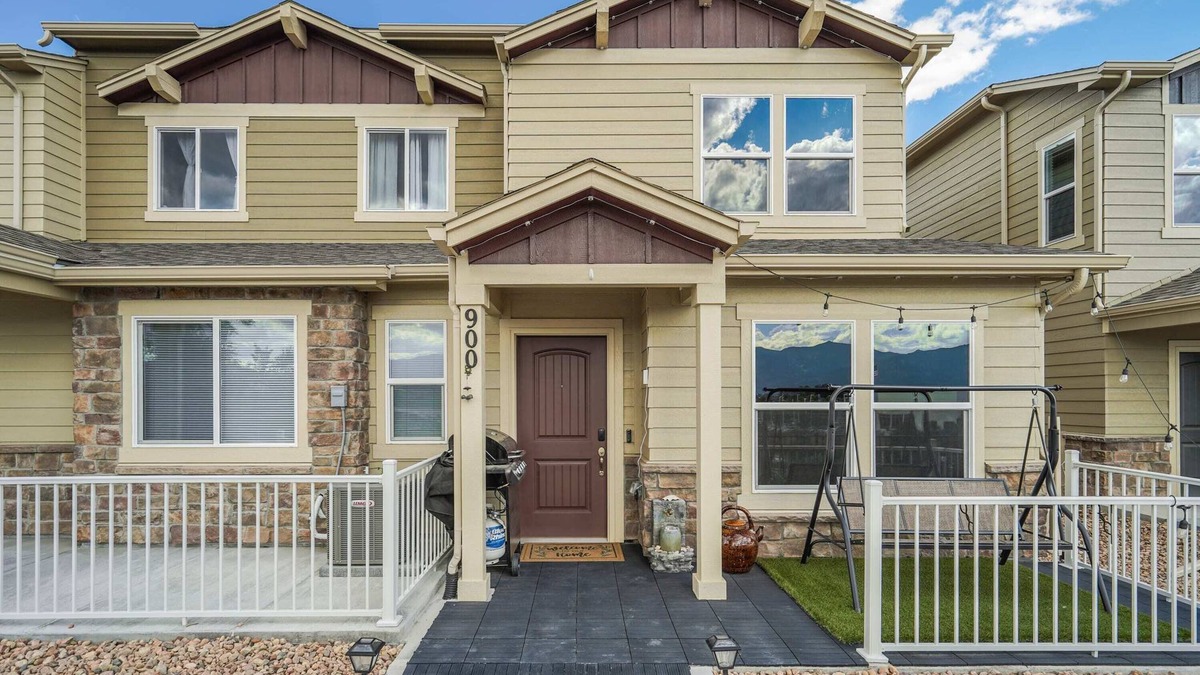 Southeast Colorado Springs Apartment | Sakura Springs | Garden of the Gods | Dog Friendly
