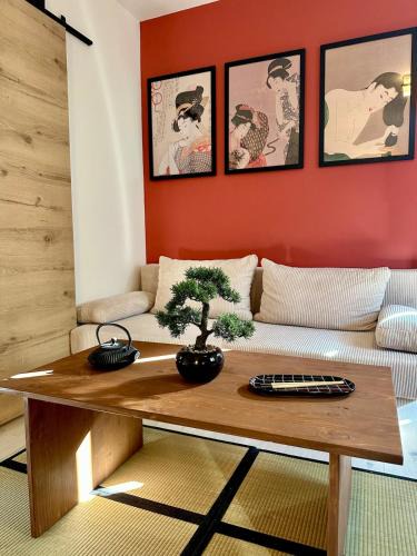 Saint-Quentin Apartment | Sakura Suite - Jacuzzi and Cinema