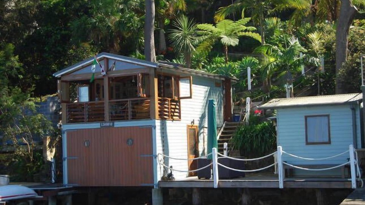 Clareville Hotel | Salacia - Boat House