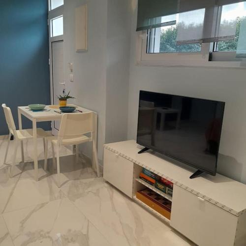 Tavronitis Apartment | Salavantes House