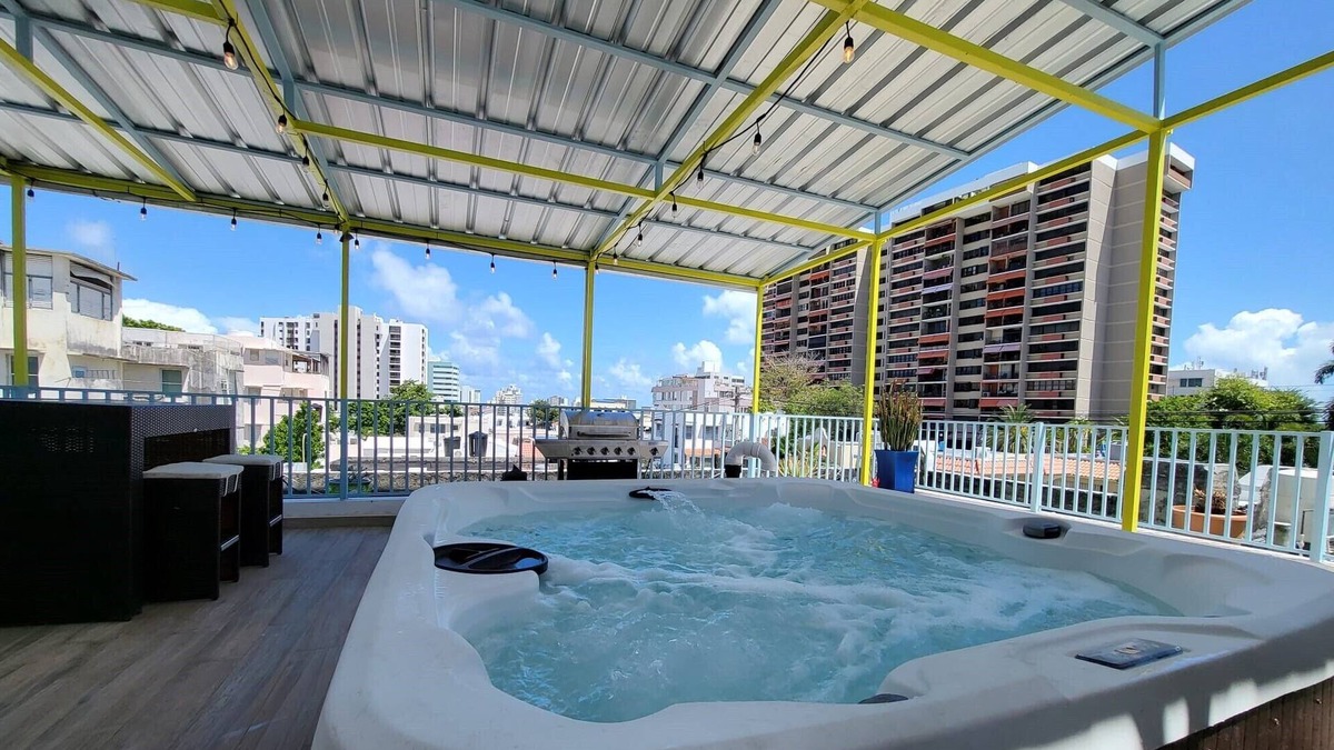 Sagrado Corazon House | Saldana Townhouse Rooftop