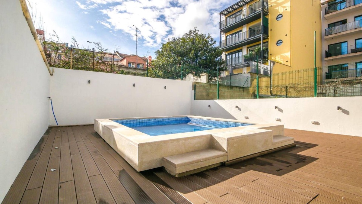Sao Sebastiao da Pedreira House | Saldanha Pool & Garden