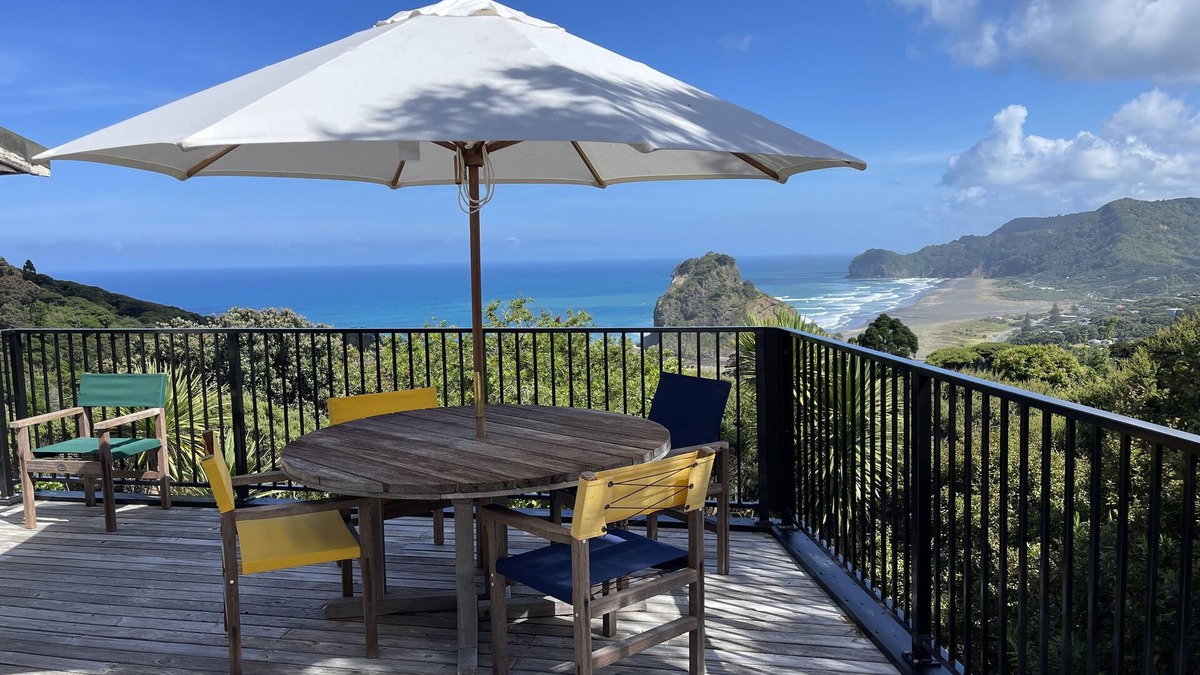 Piha House | SALE UNTIL OCTOBER - $330.00 per night.