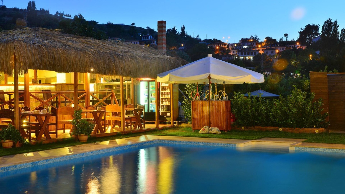 Sirince Hotel | Salkim Konak Agac Evler