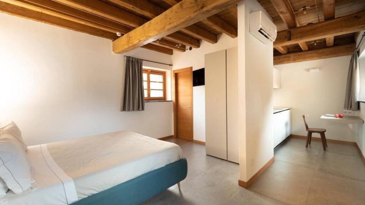Cori Hostel | Salmanazar Superior King Room