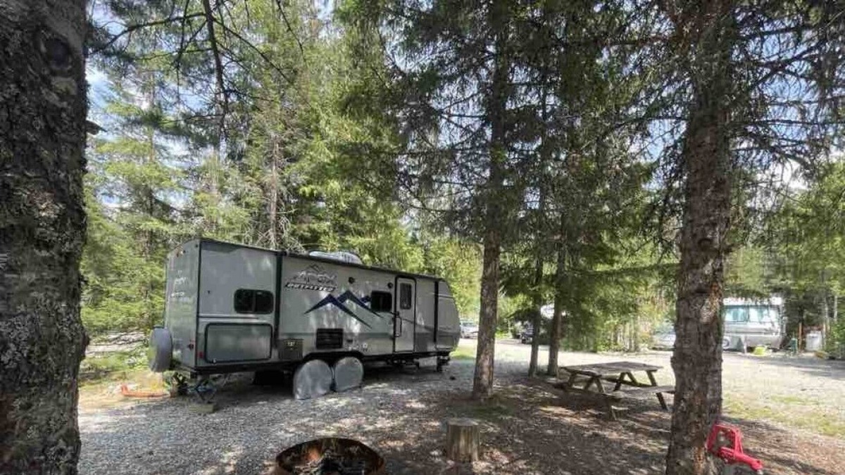 Malakwa House | Salmon Arm/Sicamous Area RV & Site