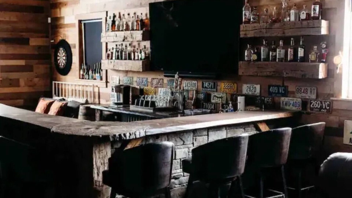 Houston Apartment | SALOON in The Graystone Ranch in the Woods