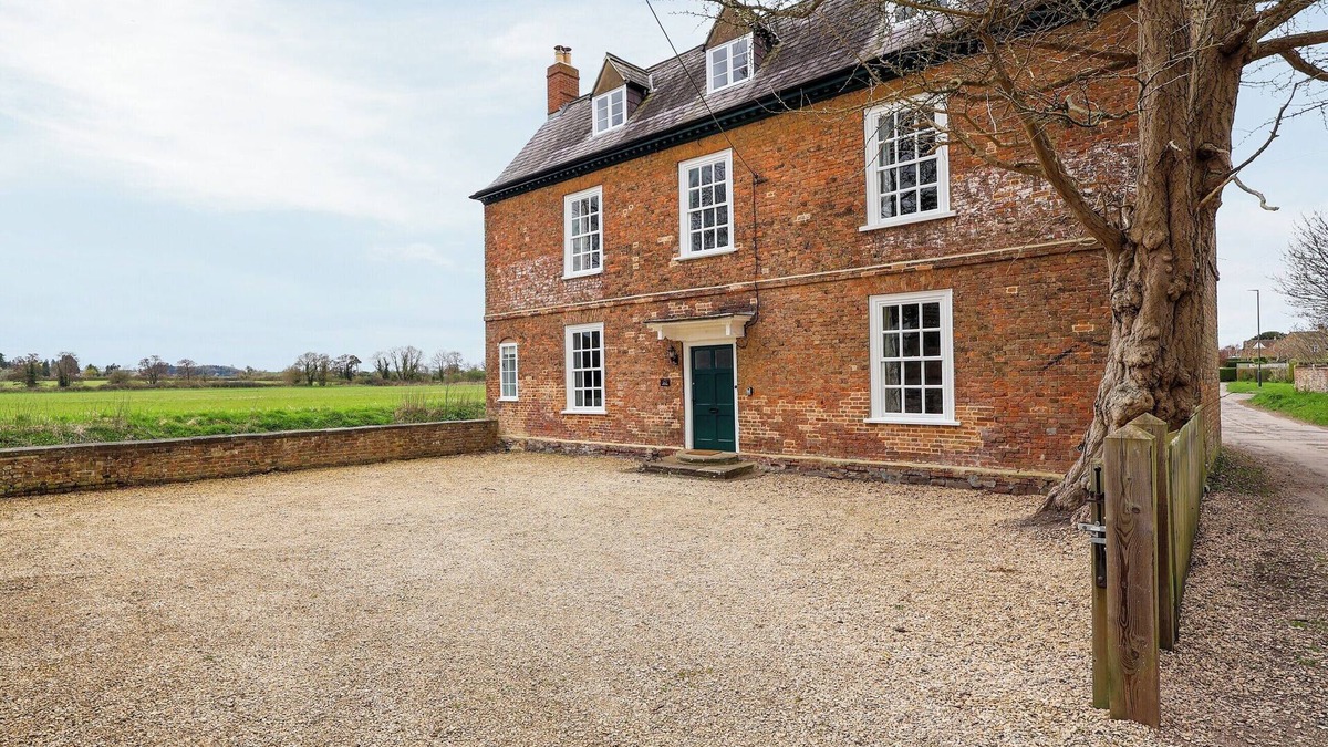 Berkeley Cottage | Salt House - UK43012