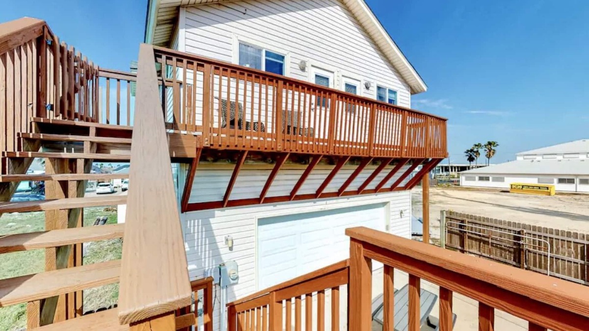 Corpus Christi House | Salt on the Rim North Padre Island Balli Park 2 BDRM Large Yard Pet Friendly