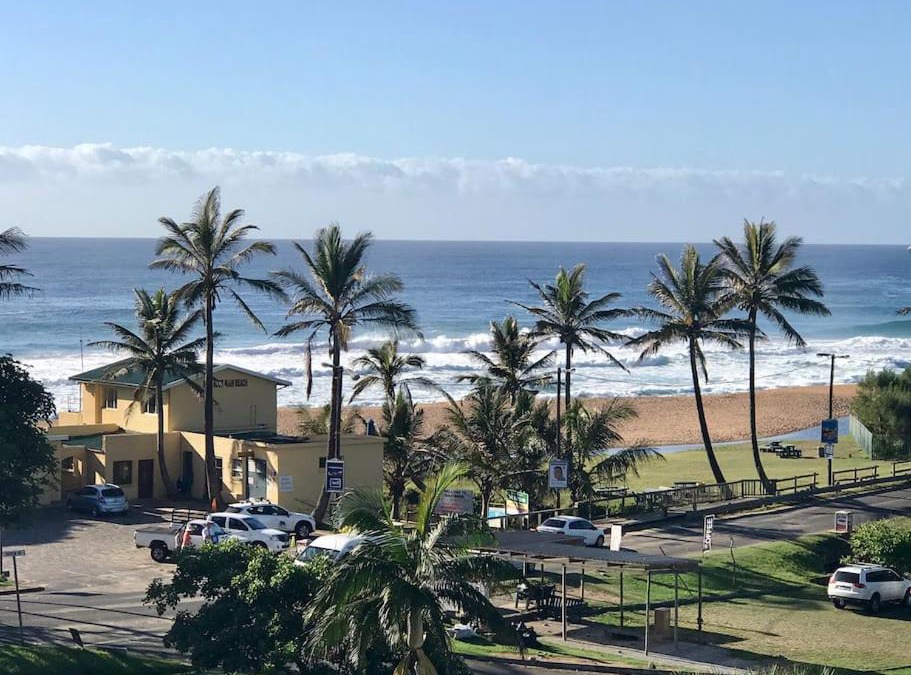 Umhlali Beach Apartment | Salt Rock Ocean Views