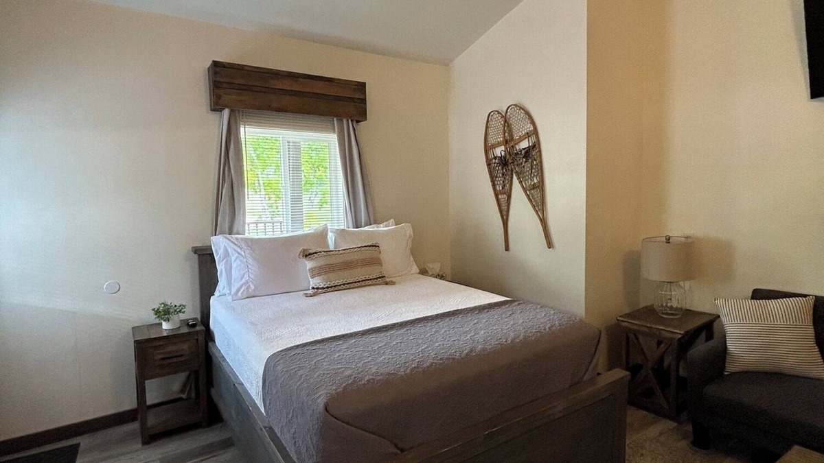 Lava Hot Springs Apartment | Salt Shaker Studio Apartment