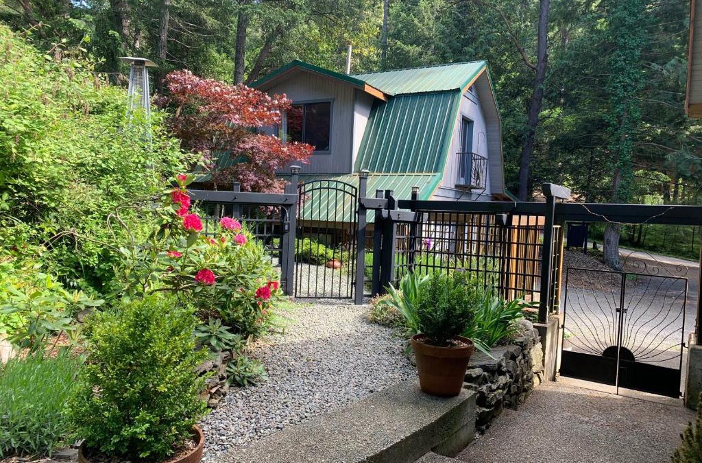 Salt Spring Island Bed & Breakfast | Salt Spring Carriage House B&B