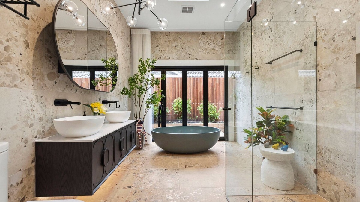 Rye House | Saltwater FIELD-650m to beach+8m heated*POOL-6 bedrooms, up to 22 guests FOXTELn