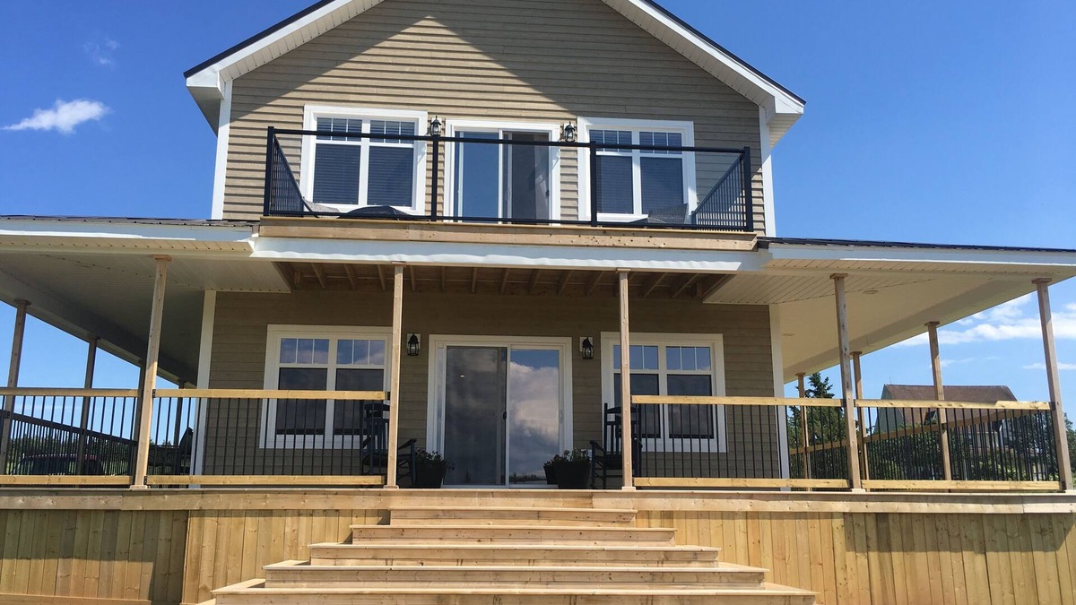 New London House | Saltwater Melody Executive Beach House