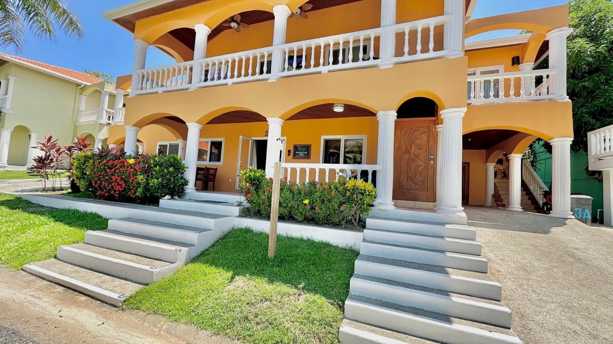 West End Villa | Salty Crab 3B @ Sunset Villas, West End