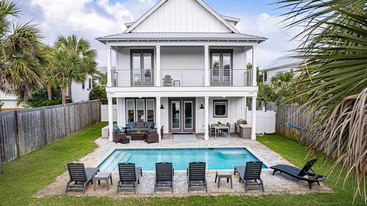 Crystal Beach House | Salty Stingray - Crystal Beach, Heated Private Pool, Walk to Beach!