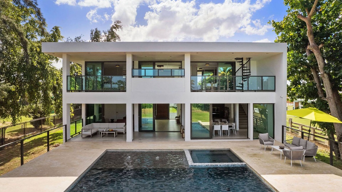 Jarealito House | Salty Villa | Modern Beachfront Oasis