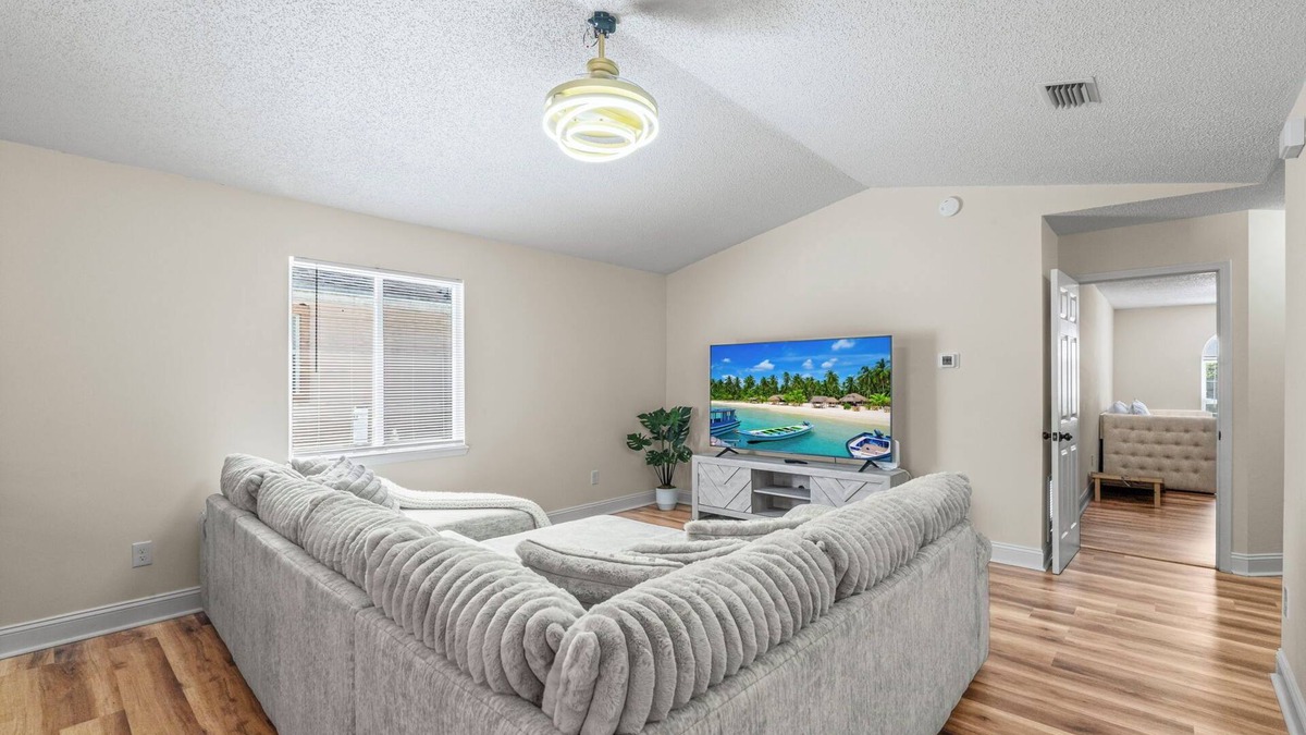 Sandalwood House | Sam Houston Stay in Jacksonville