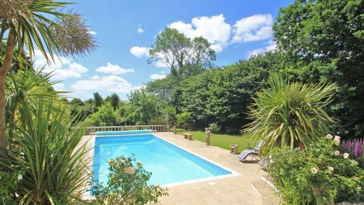 Liskeard Cottage | SAM'S CABIN, family friendly, with pool in Looe