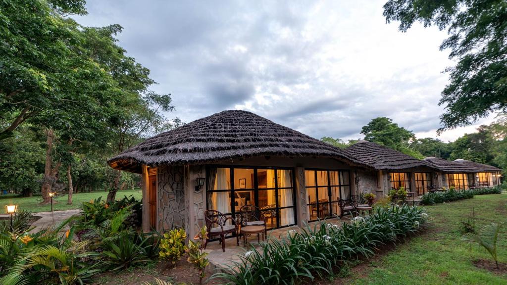 Karuma Cabin | Sambiya River Lodge