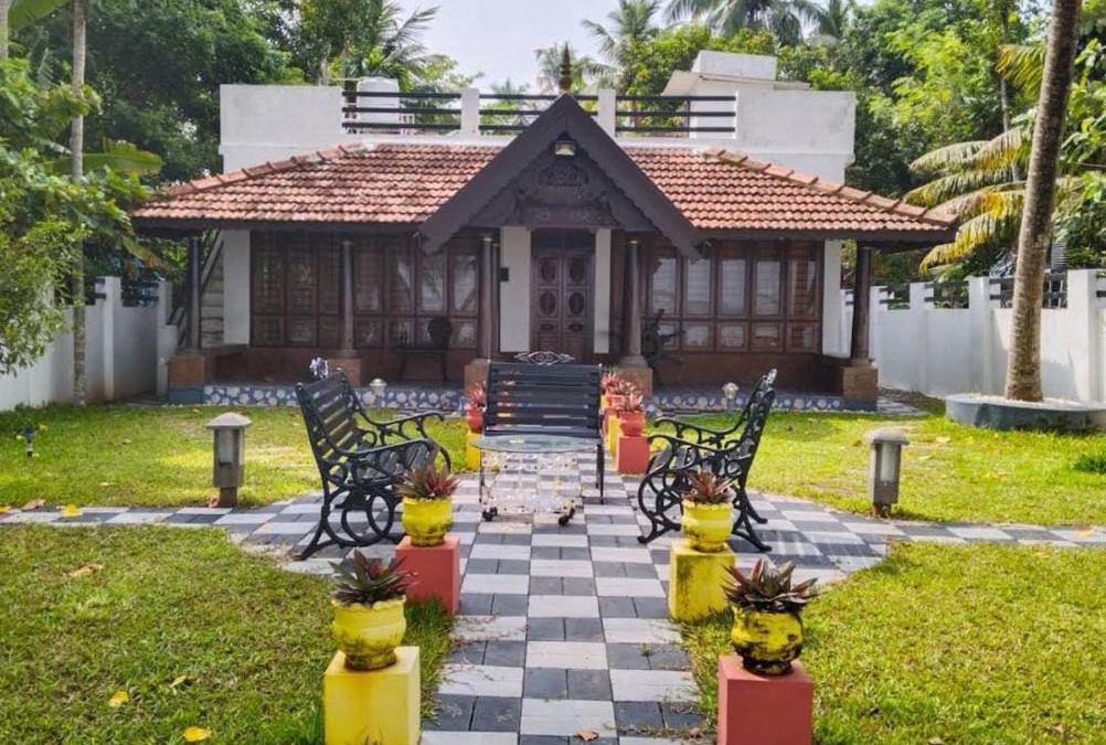 Quilon Villa | Sambranikodi Resort and Home Stay