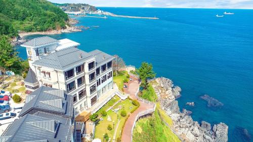 Samcheok House | Samcheok white romantic pension