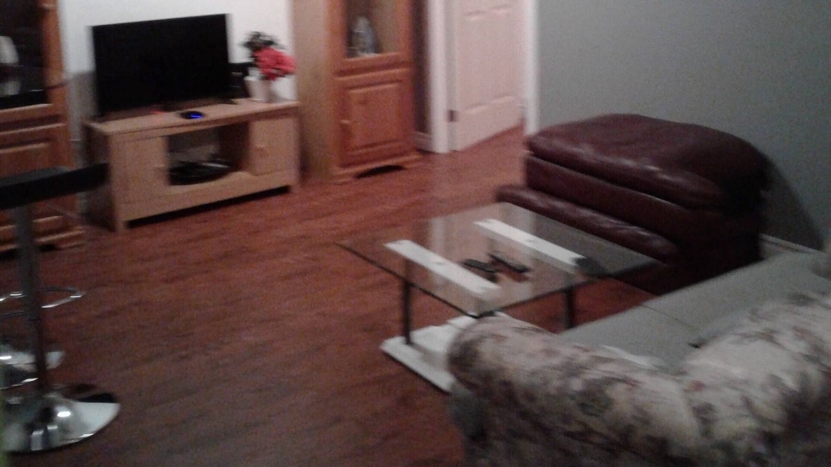 Sainte-Therese House | Same thing at home - Nice basement bungalow