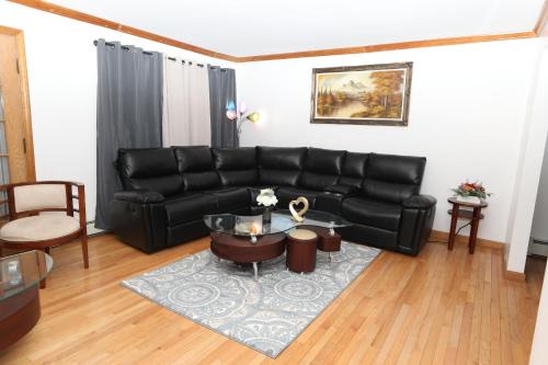 Niagara Falls House | sameena naveed vacation home