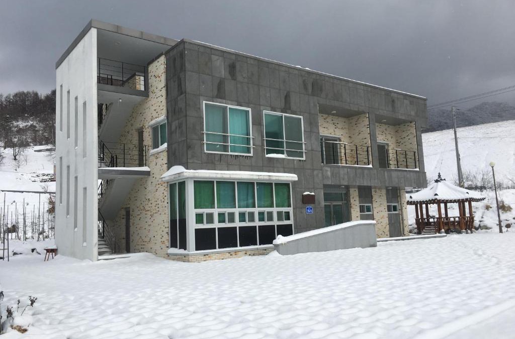 Muju House | Samhyang Samsaek Pension