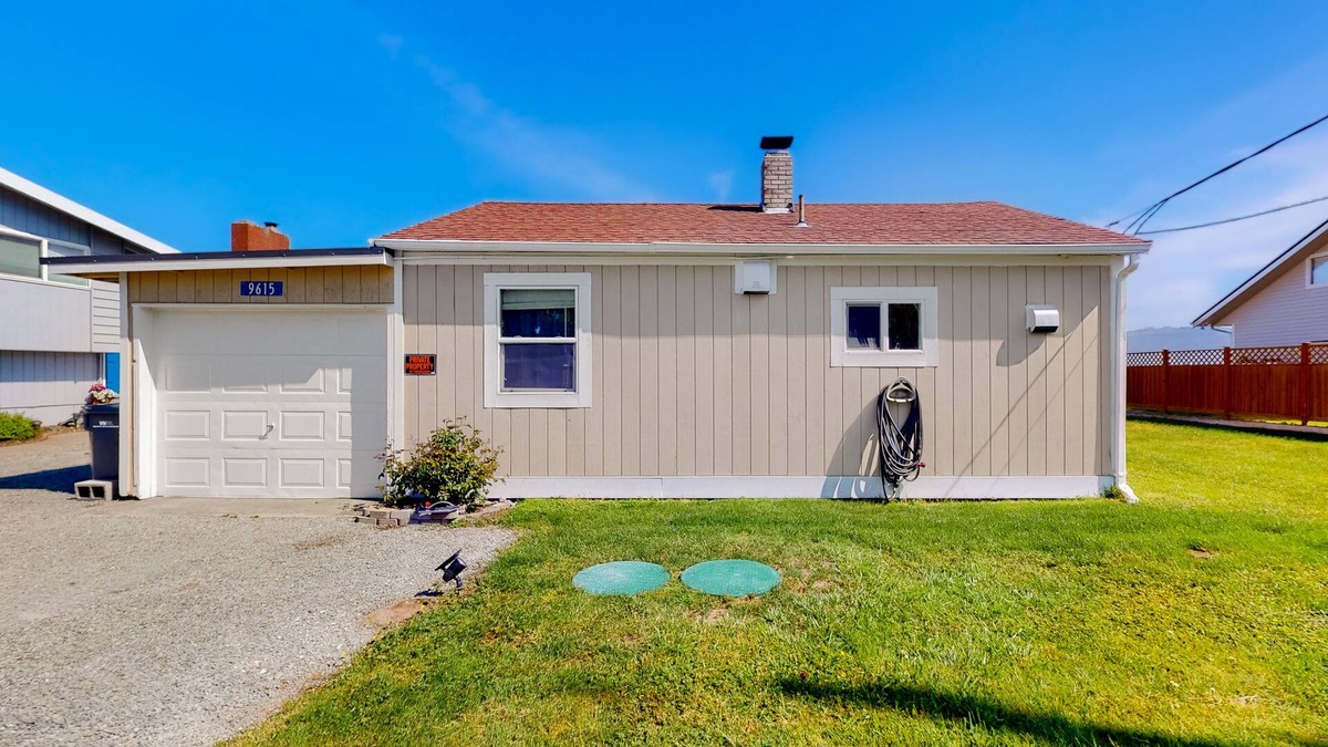 Bow House | Samish Bay Cottage | Bayfront home in Bow with gorgeous view & woodstove