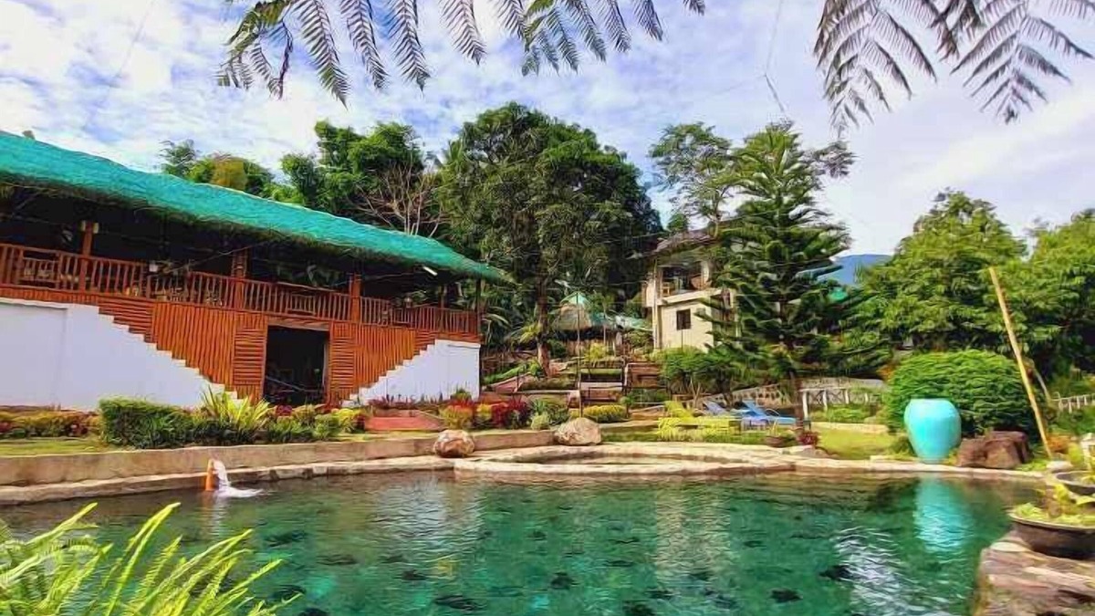 Majayjay Hotel | Samkara Restaurant and Garden Resort