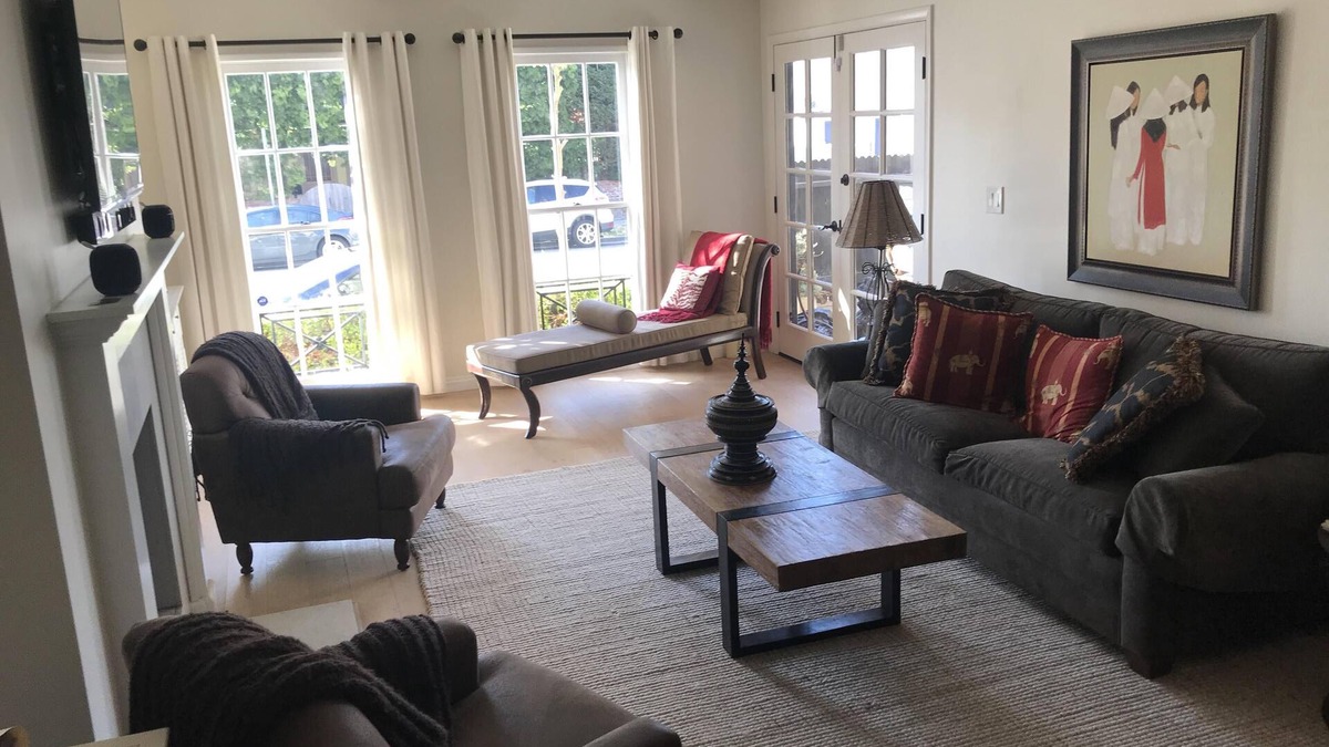 Wilshire Montana Condo | SaMo just blocks from the Pacific Ocean!