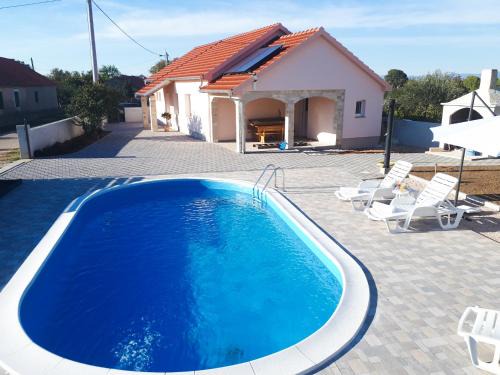 Bristane House | Samodol