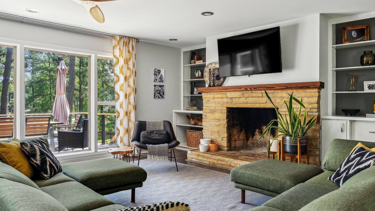 Whispering Pines House | Sample the Sandhills at Six Dixie Lakeside!