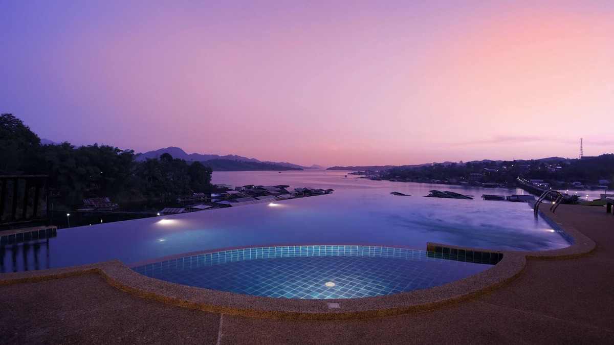 Sangkhla Buri Hotel | Samprasob Resort