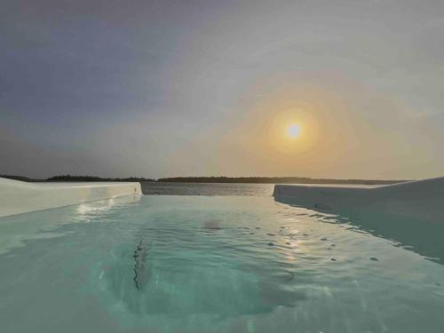 Saint Esprit House | San Adaleida Lake House with Private Hot Tub Outdoor Shower Kayaks
