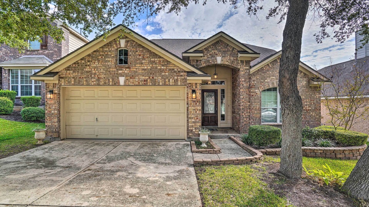 Timberwood Park House | San Antonio Retreat w/Fireplace + Pool Access!