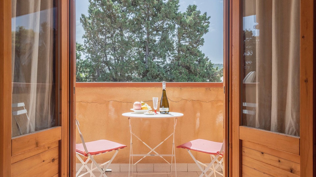 Campofelice di Roccella Apartment | San Carlo Holiday Home near the Beach with Balcony