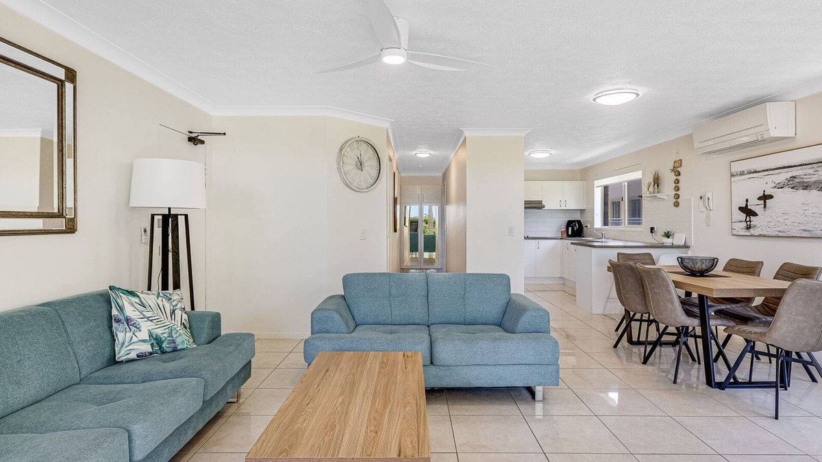 Bilinga Apartment | San Chelsea 8 - North Kirra/Bilinga Beachfront Gem – Luxury Ensuite – Linen Provided!