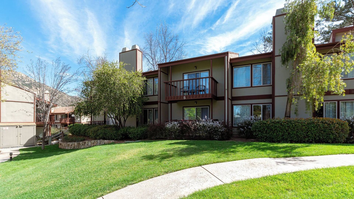 San Diego Country Estates Condo | San Diego Country Estates