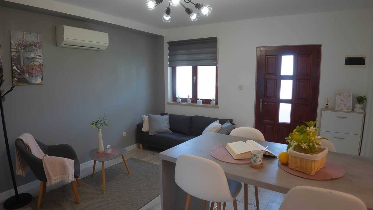Rovinj Apartment | SAN FRANCESCO Two-Bedroom Apartment with Seaview (Corinne)