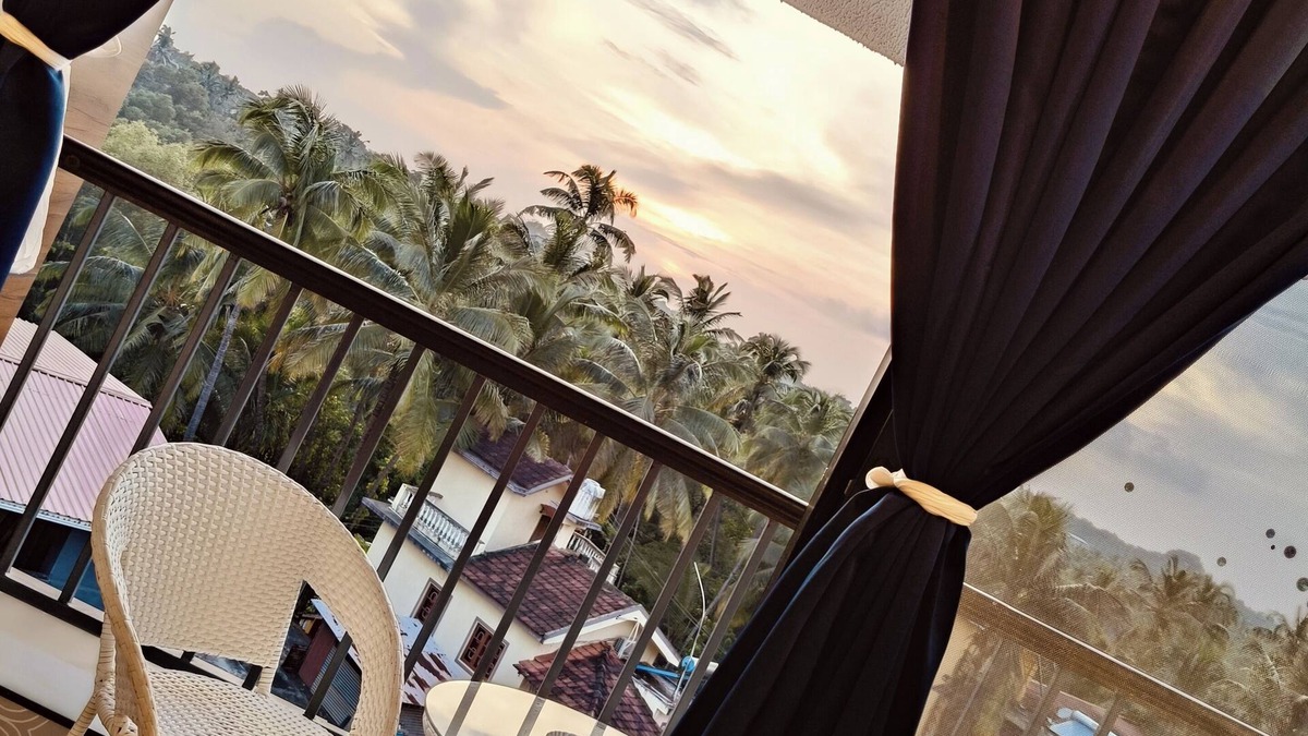 Candolim Apartment | San Francisco A Luxury stay nYour story begins with selfies