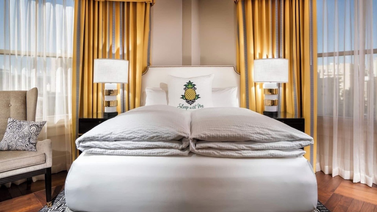 Tenderloin Hotel | San Francisco Getaway: Relaxing Room Close to Museum of Modern Art
