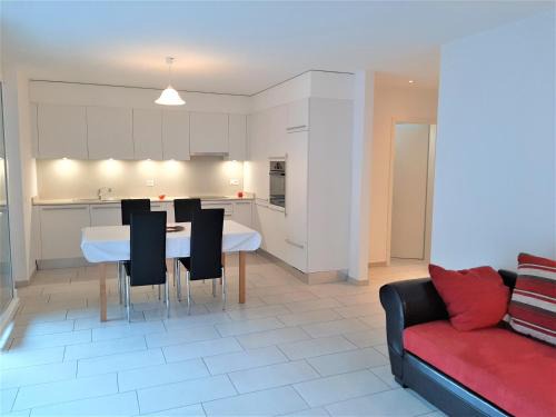 Roveredo Apartment | San Giulio Roveredo