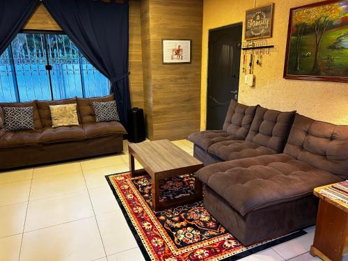 Encarnacion House | San Isidro House