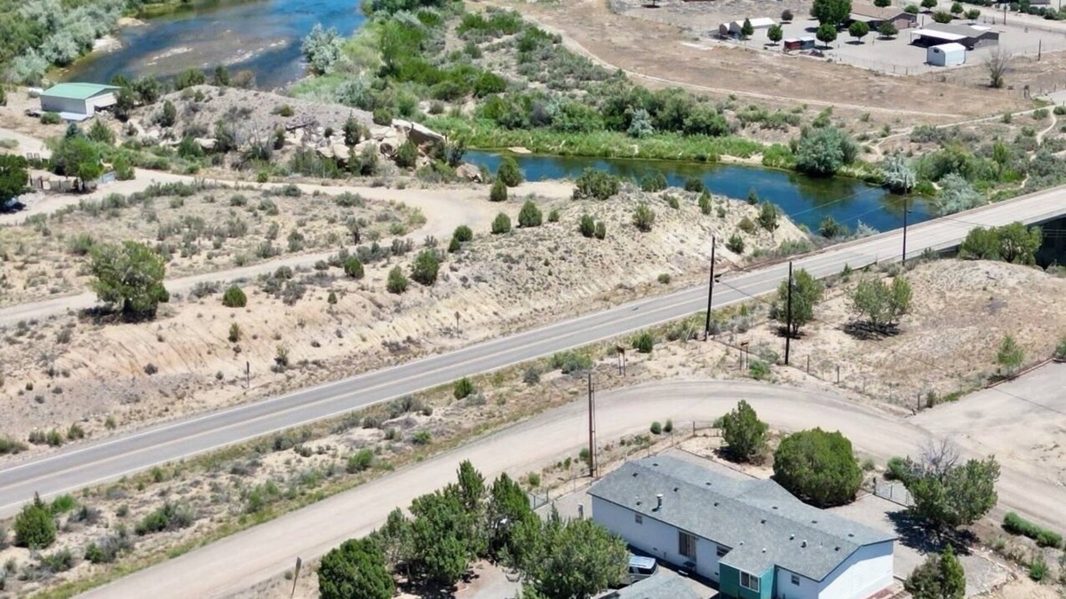 Navajo Dam House | San Juan Cast and Crash, Sleeps 10 and just minutes from world class fly fishing