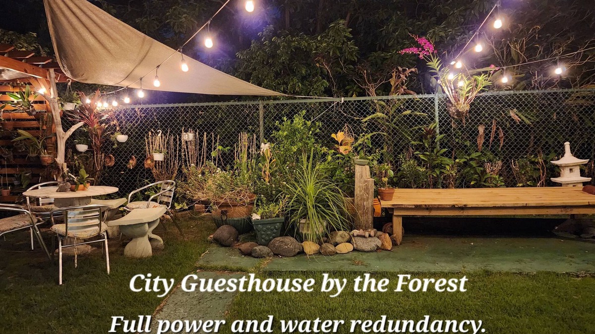 Gobernador Pinero House | San Juan Charm: Forest Edge Retreat, City Access & Gated Privacy Close to Beach.