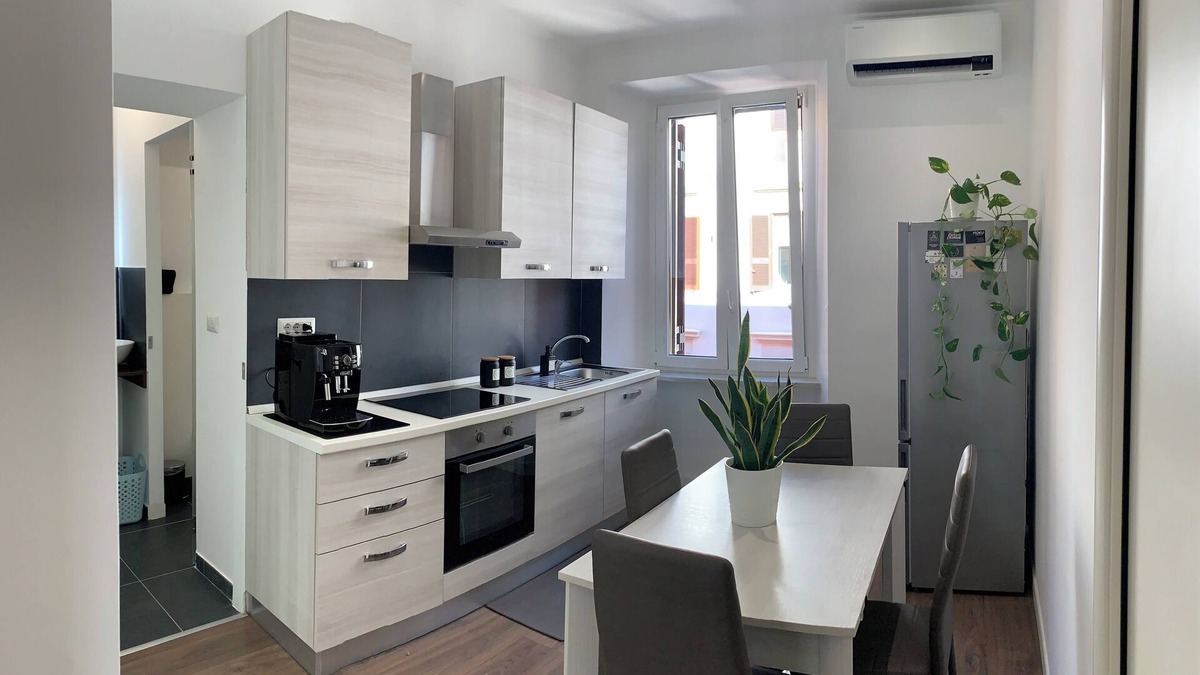 San Lorenzo Apartment | San Lorenzo Elegance Suites | just steps from the Colosseum